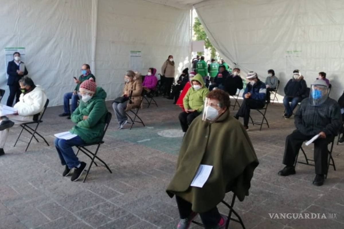 Sheinbaum reconoce retrasos en el inicio de la vacunación contra COVID-19 en CDMX