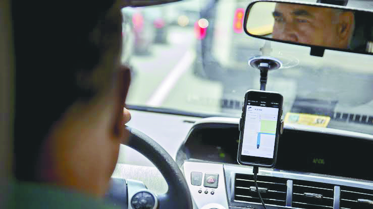 Darán licencias para trabajar a choferes de Uber e Indriver