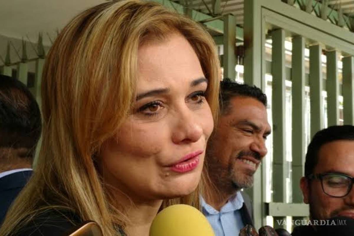 Para 'prevenir feminicidios', alcaldesa de Chihuahua promueve curso de costura