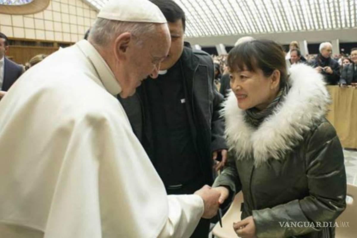 Papa Francisco se reune con la mujer a la que le dio manotazo