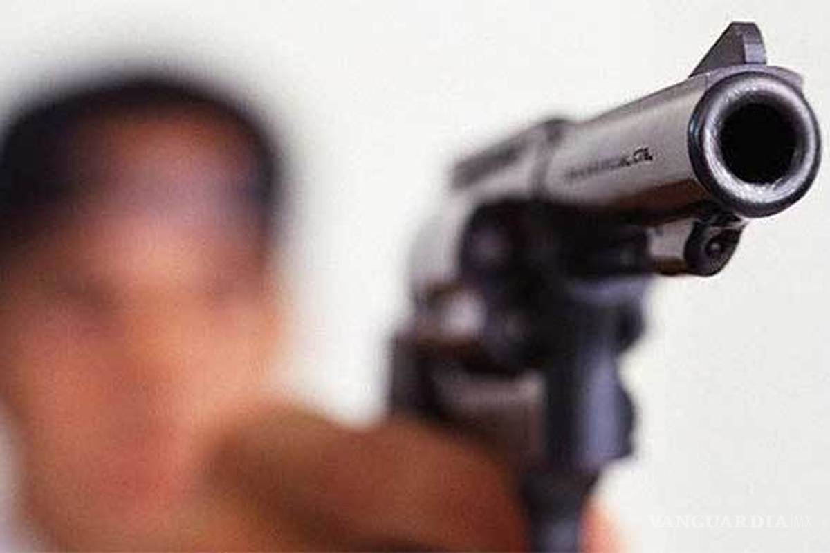 Empistolado despoja de su auto a mujer en Torreón