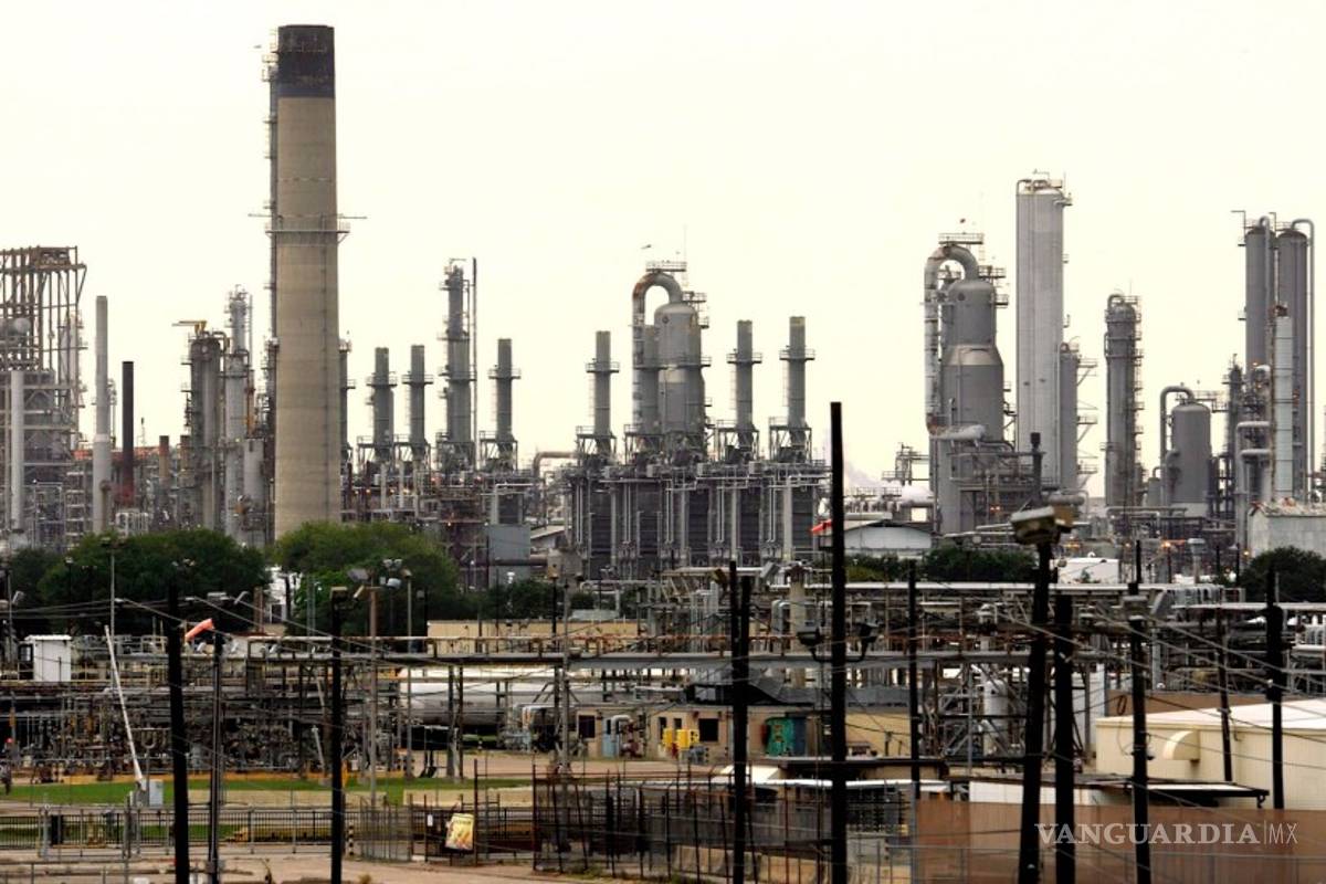 Petróleo de Texas cae más del 11 por ciento previo a apertura formal