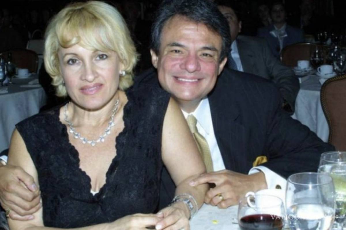 Sarita recuerda boda de sus padres José José y Sara Salazar