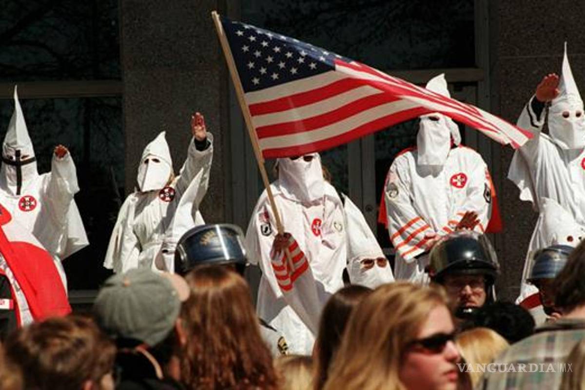El Ku Klux Klan resurge de las cenizas: anuncia desfile tras triunfo de Trump