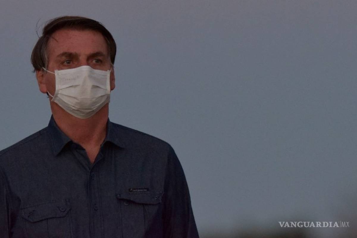 Bolsonaro insiste en que quien contrajo COVID-19 no debería vacunarse