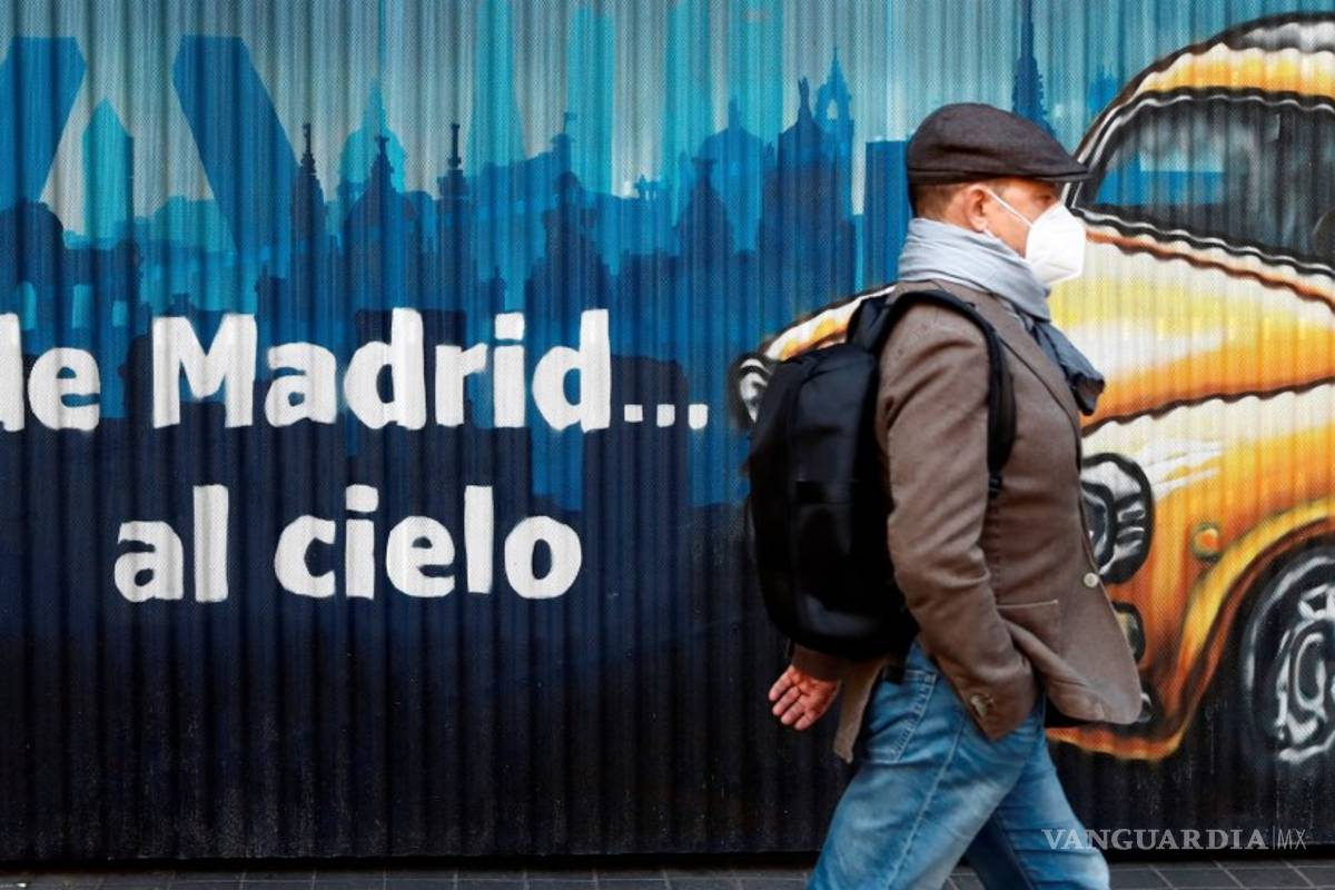 Contagios por COVID-19 en España superan los 900 mil casos; hay 100 mil positivos en últimos 10 días