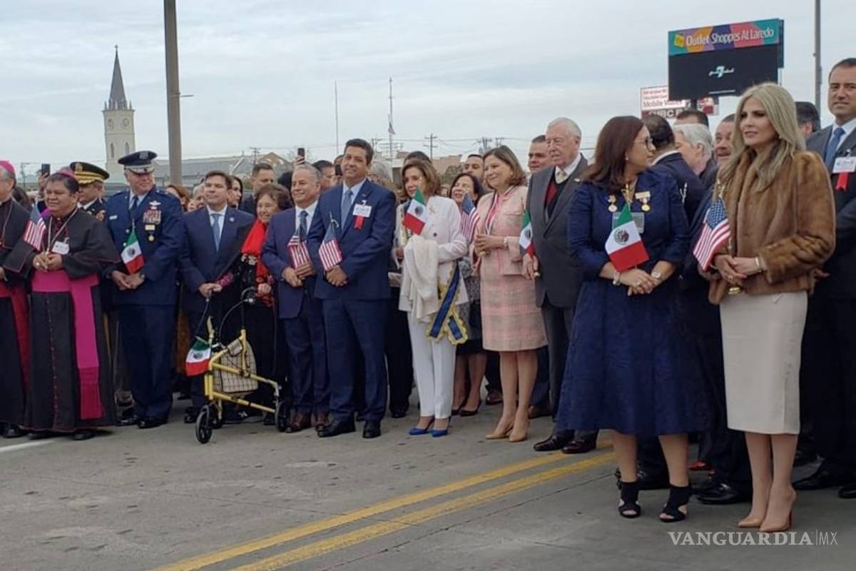 México y Estados Unidos celebran la ‘Ceremonia del Abrazo’ en frontera de Laredo y Nuevo Laredo; Nancy Pelosi asiste