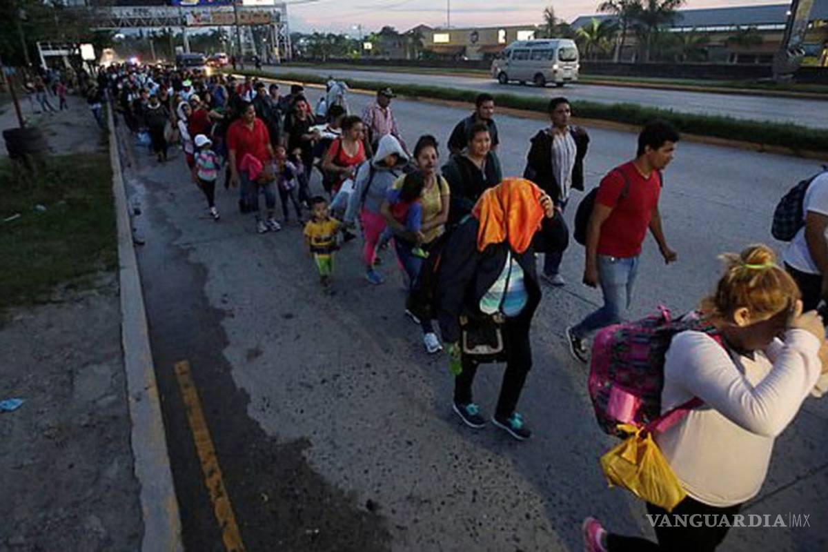 'Mujeres y niños sí', dicen autoridades a migrantes