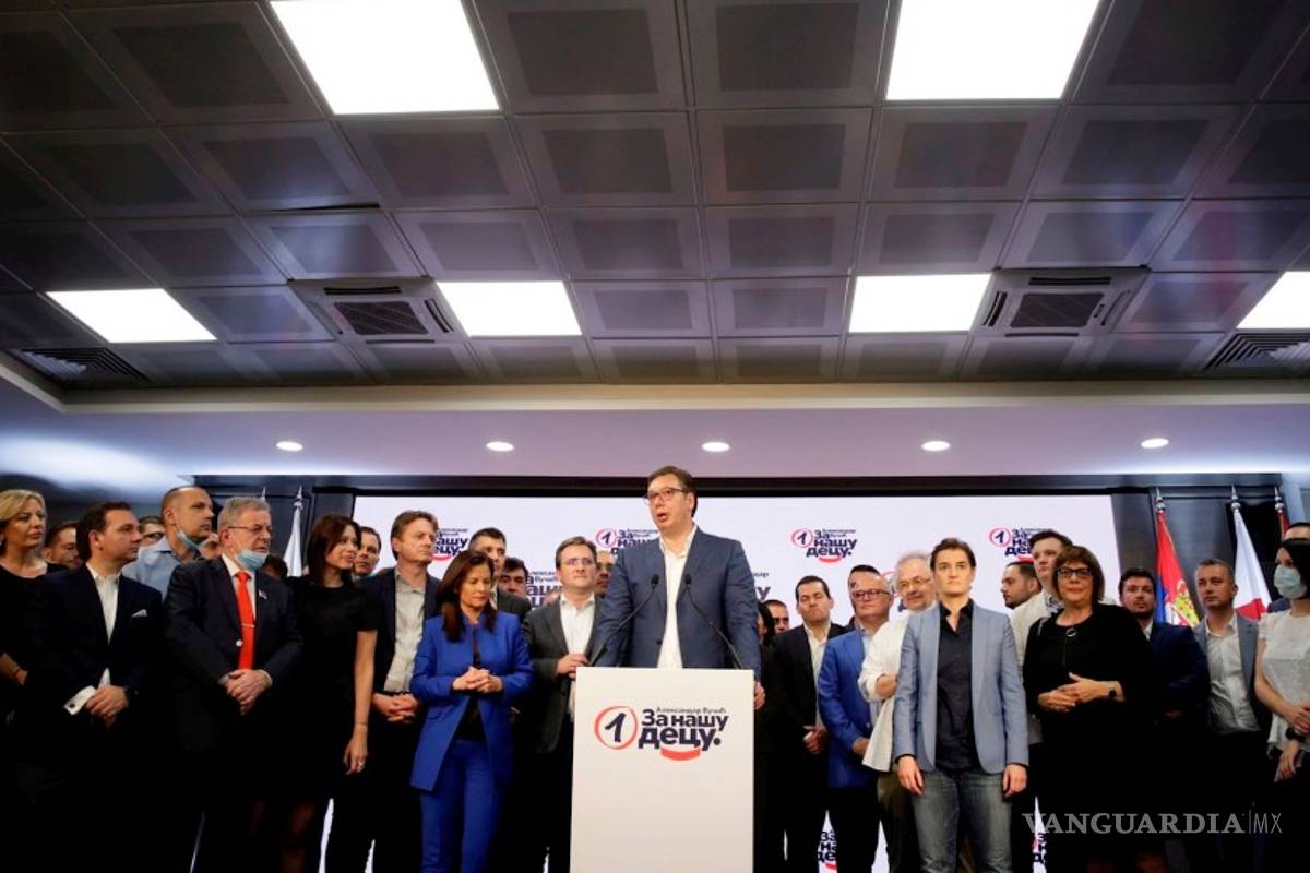 Altos funcionarios de Serbia se contagian de COVID-19 tras festejos electorales