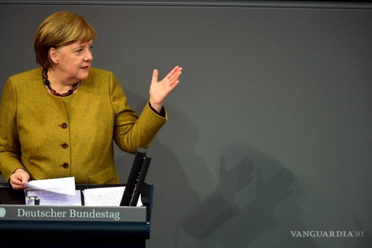 Merkel defiende prolongación de restricciones por COVID-19, pero con meta de levantarlas