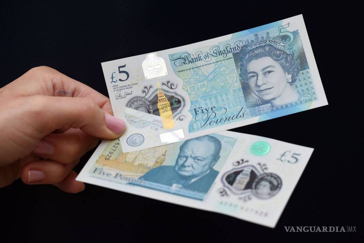 La libra le da la bienvenida a los billetes de plástico