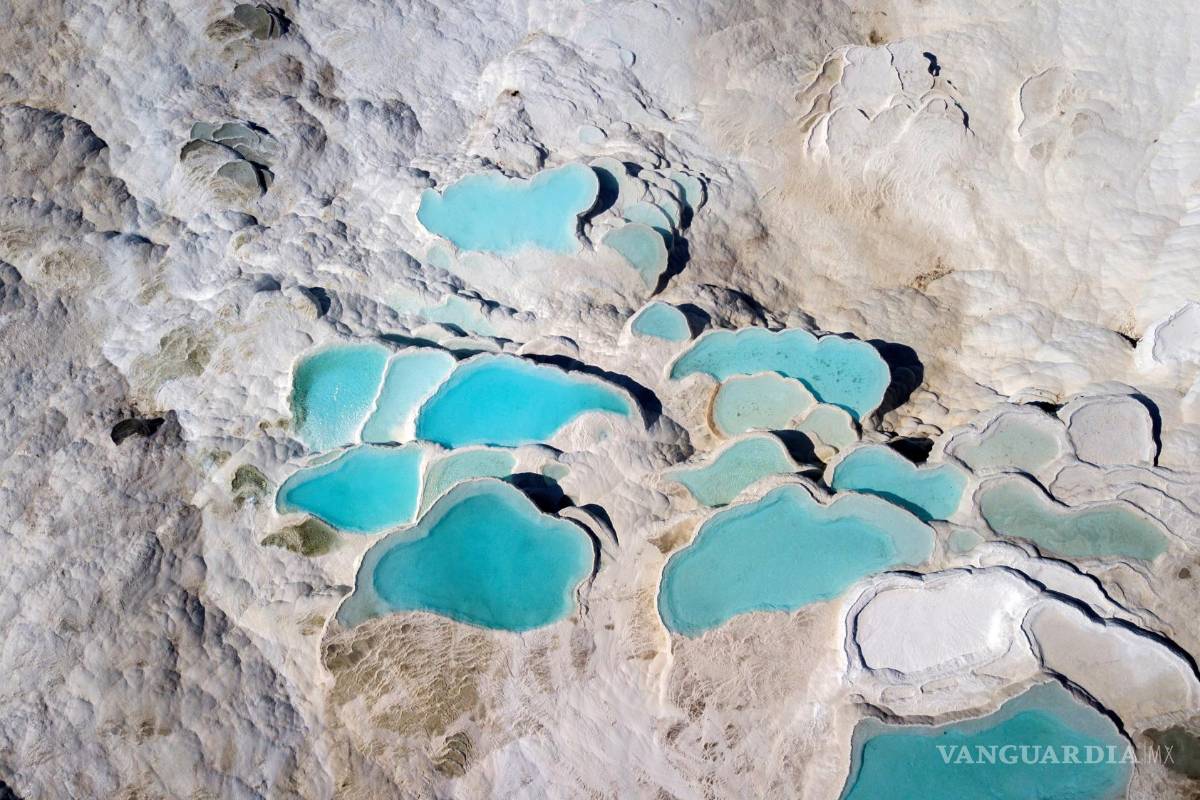 $!Formaciones termales en Pamukkale (Turquía) donde se produce el proceso natural de mineralización del carbono. EFE/EPA/Tolga Bozoglu