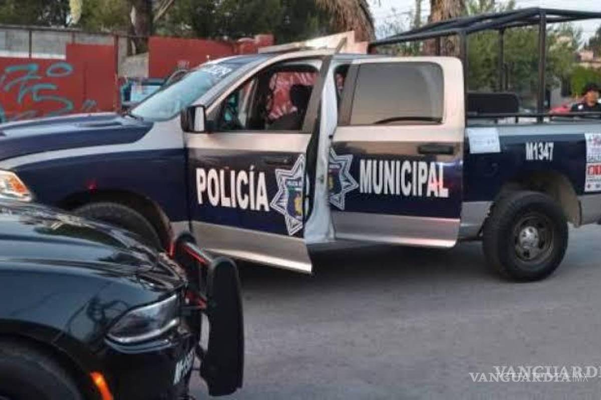 Reportan a vagabundo que pedía ‘toques’ en plaza comercial de Saltillo