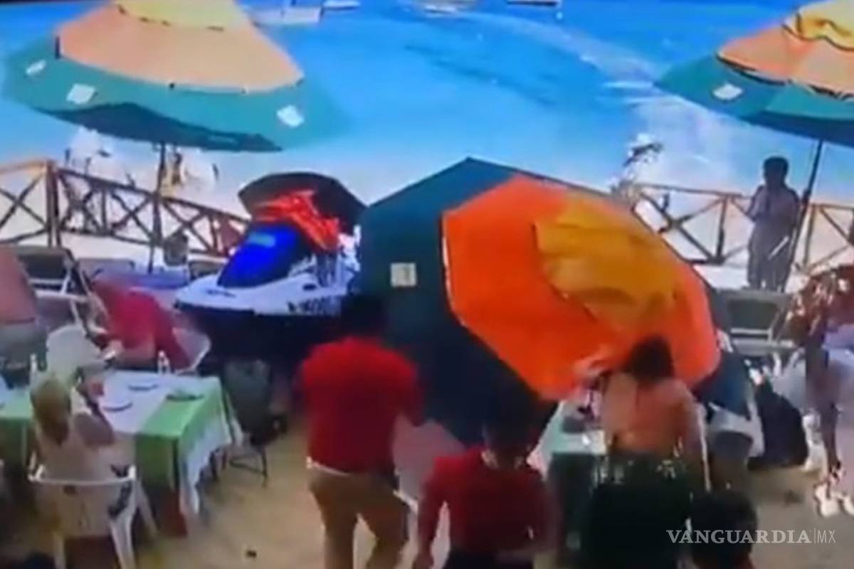 Moto acuática arrolla a comensales de restaurante en Cabo San Lucas