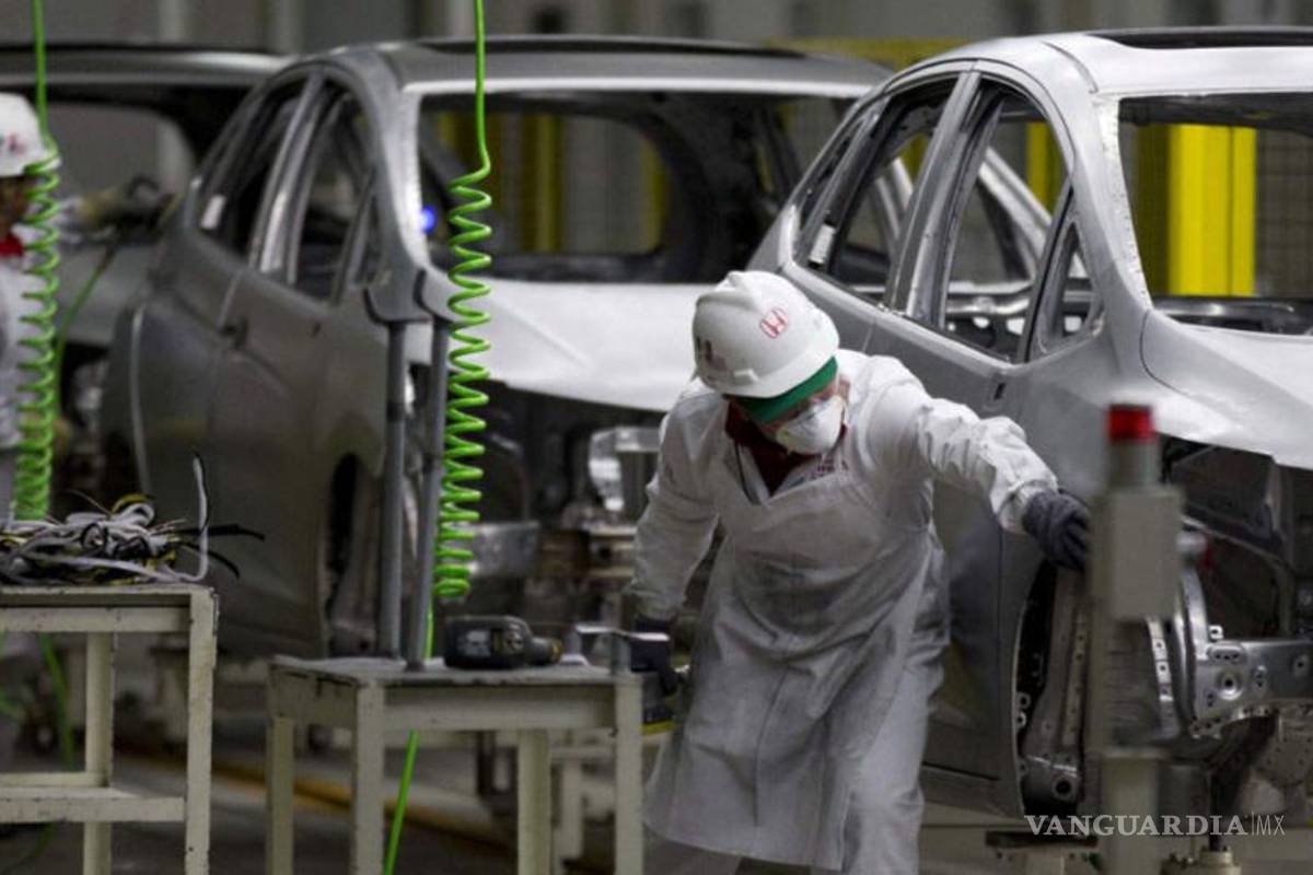 Más de 10 millones de vehículos eléctricos fabricó China; podría cerrar con más de 12 mil