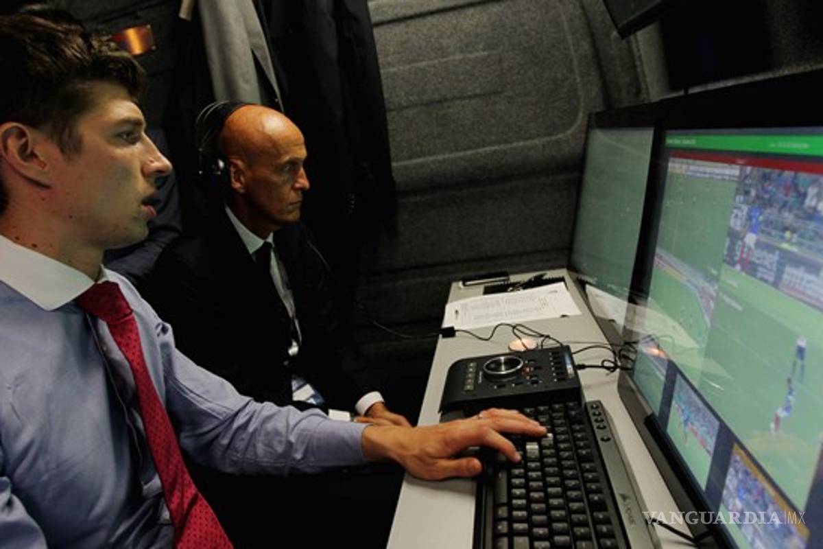 FIFA hará prueba de 'Árbitros Asistentes de Video' en el Italia vs Alemania