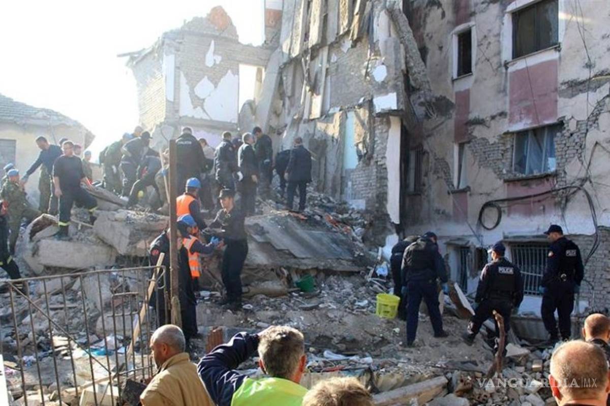 Sismo de magnitud 6.4 deja al menos 21 muertos en Albania