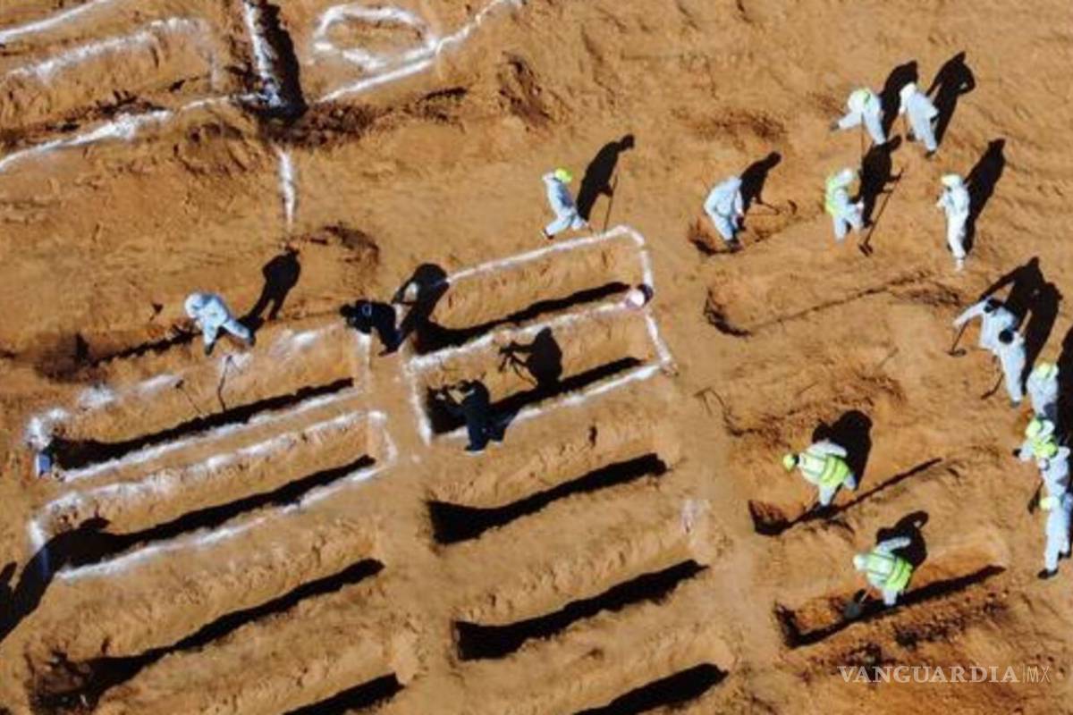 Localizan casi 50 migrantes en fosas comunes en Libia; algunos cuerpos presentaron heridas de arma de fuego