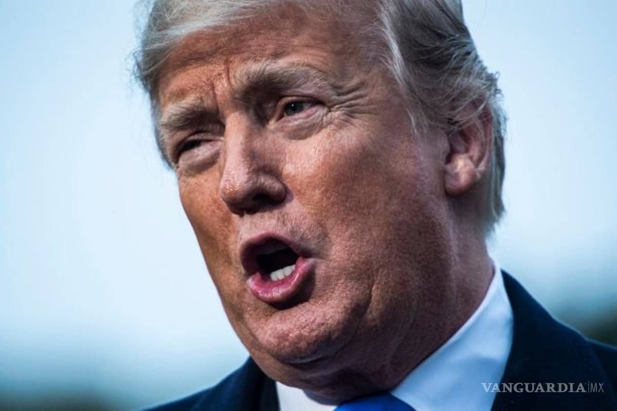 Si migrantes atacan con piedras el ejército podrá disparar, advierte Trump