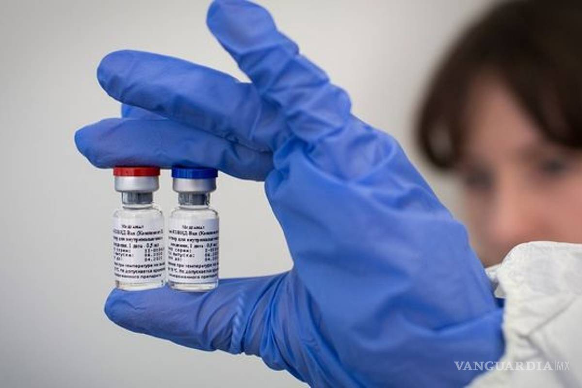 Sputnik V tiene eficacia mayor al 90% contra COVID-19, presume Rusia