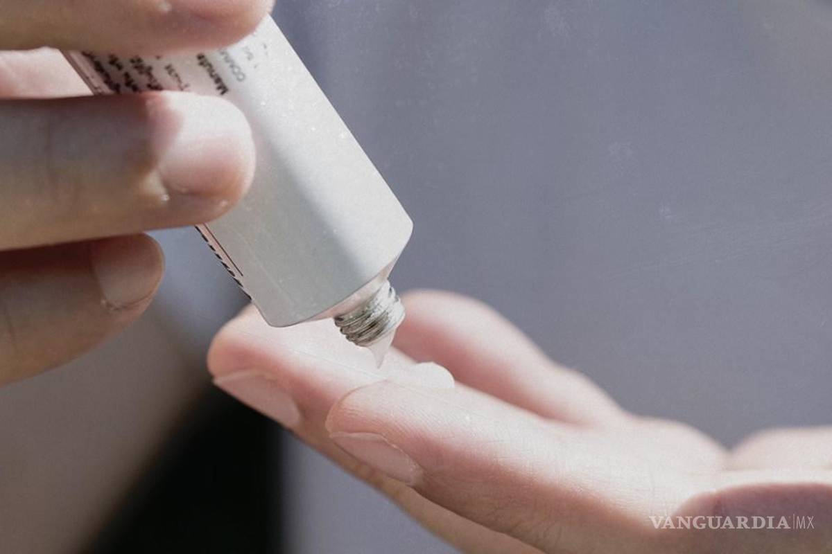 Cremas y maquillaje sin etiqueta contienen esteroides, alertan dermatólogos de Saltillo