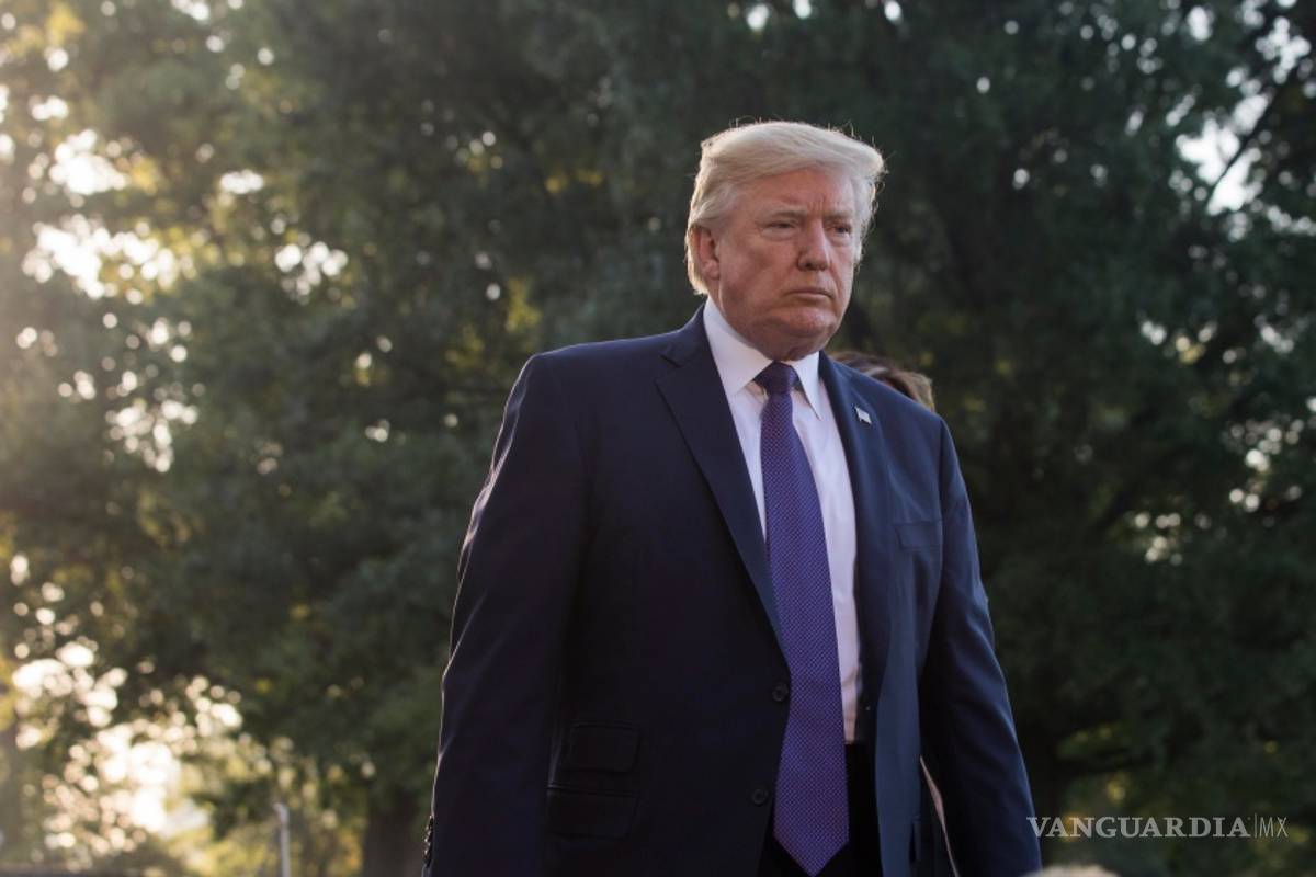 Ataca Trump al comité del Senado que investiga la trama rusa