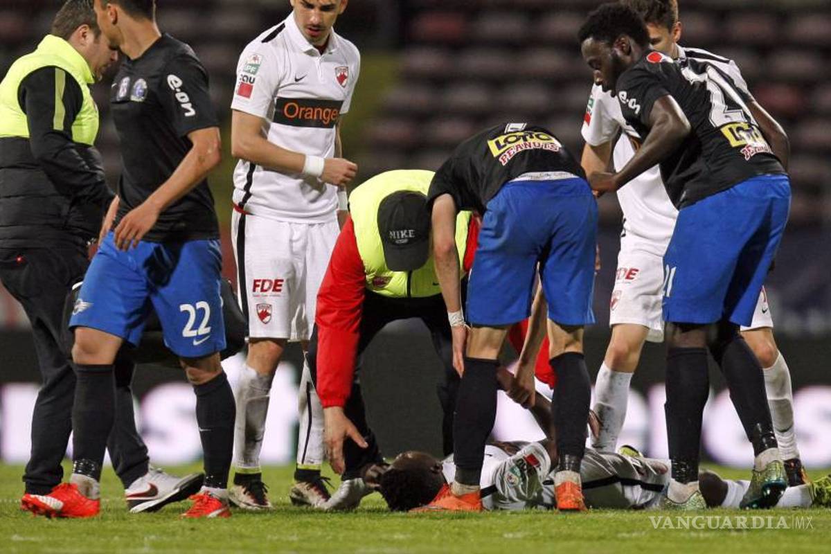 Muere futbolista en pleno partido a los 26 años