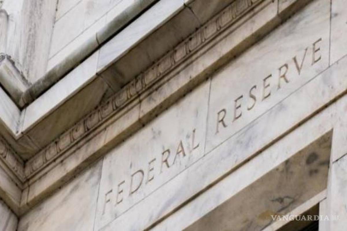 Desafía la Fed a Donald Trump y mantiene su tasa sin cambios