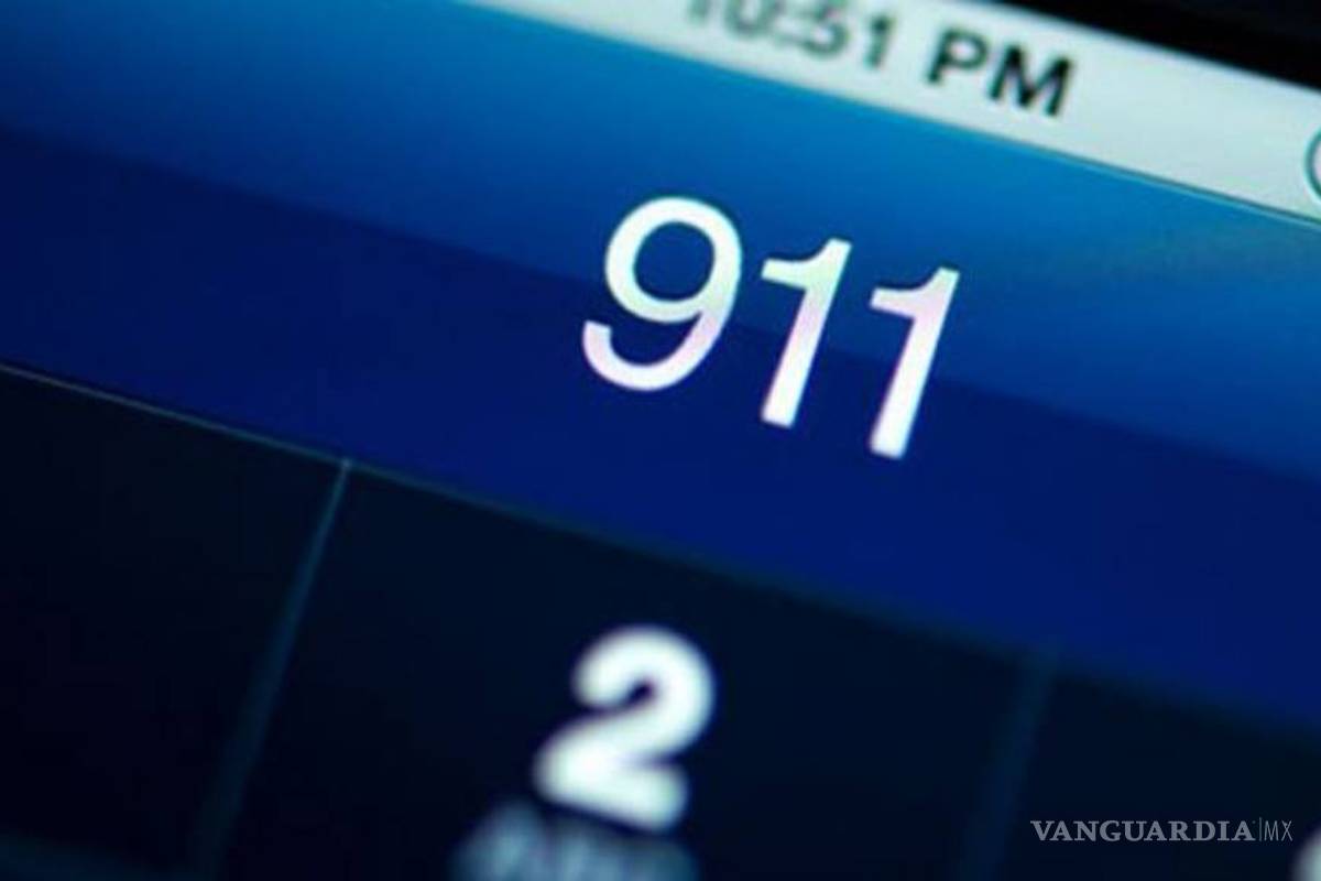 Hombre habla al 911 para avisar que asesinó a esposa