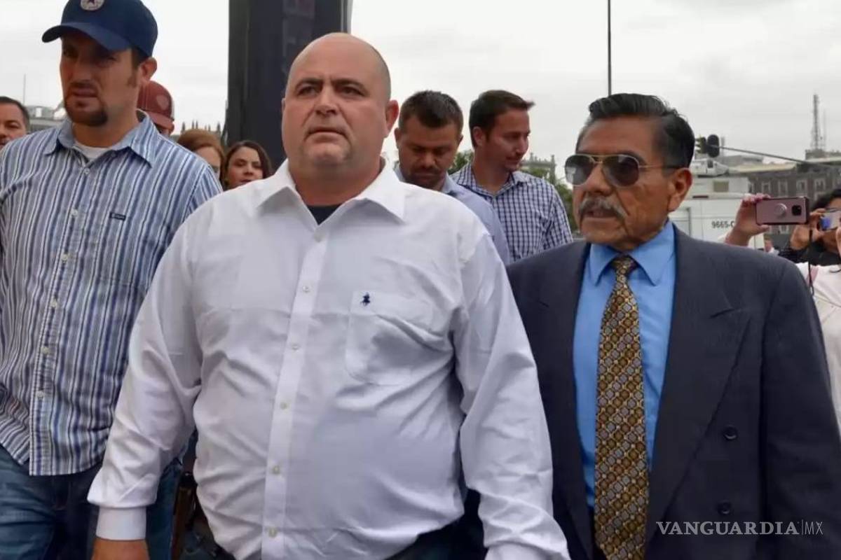 Arriban miembros de la familia LeBarón a Palacio Nacional para reunirse con AMLO