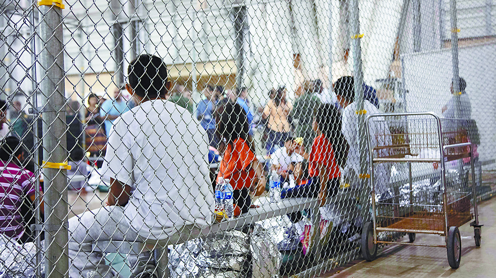 Por ‘patrón de negligencia’, indagan en EU muertes de migrantes detenidos