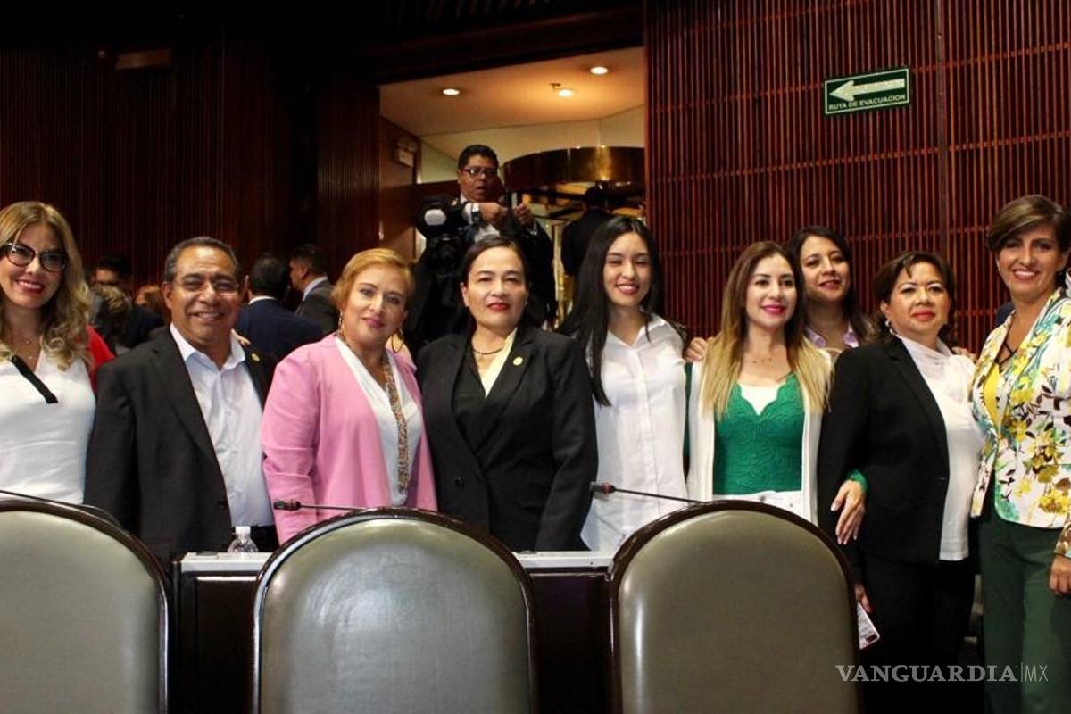 Denuncia PRD a prima de López Obrador por millonarios contratos con Pemex