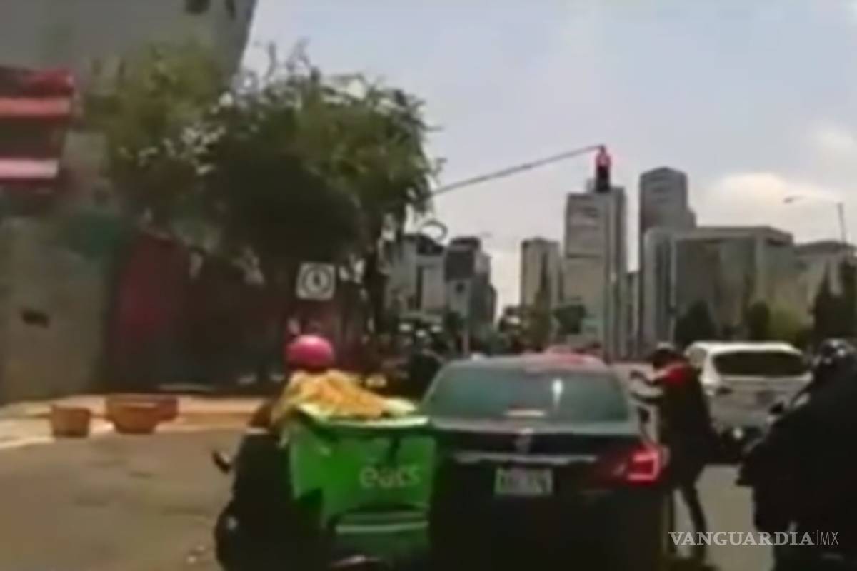 Sujetos se 'disfrazan' de Uber Eats para cometer asalto a automovilista en Ciudad de México