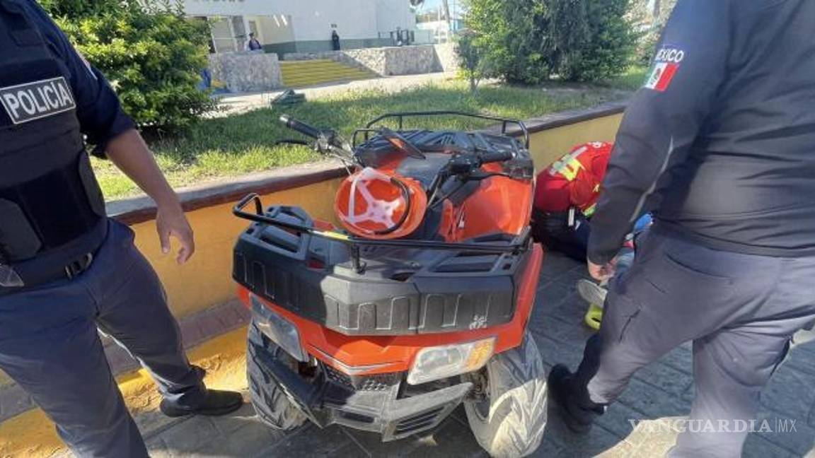 $!El personal de Tránsito Municipal llegó al sitio para tomar conocimiento del accidente y asegurar el vehículo.