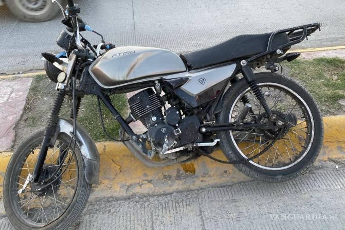 $!La motocicleta, sin placas de circulación, fue trasladada a un corralón de la ciudad.