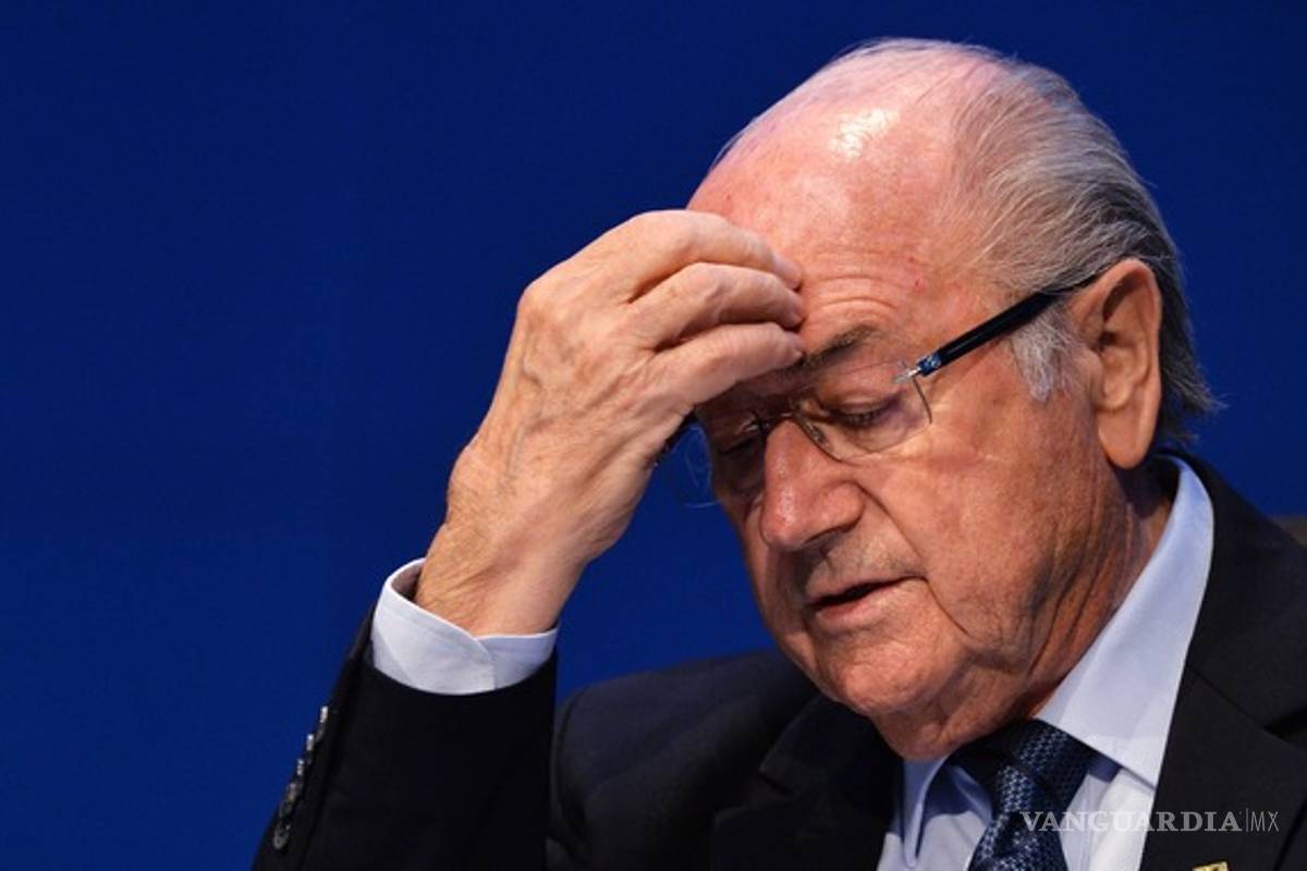 Hospitalizan a Joseph Blatter en Suiza por estrés