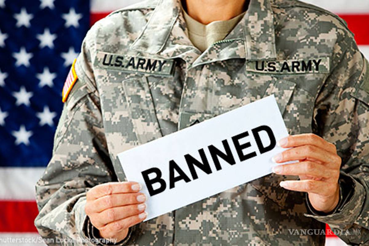 Demandan a Trump por prohibir transgéneros en ejército, 'busca apoyo para el muro con México'