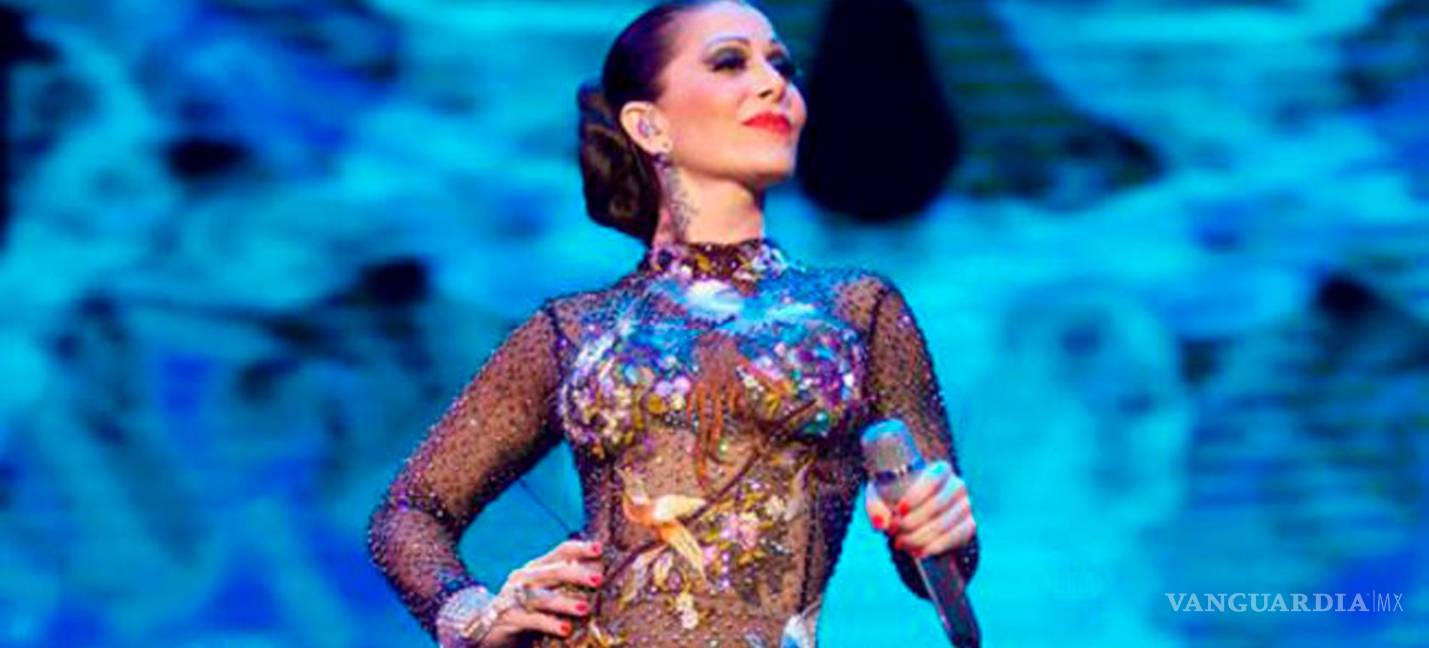 Ya no aguantó más: Alejandra Guzmán rompe en llanto en pleno concierto y grita 'mi Frida'