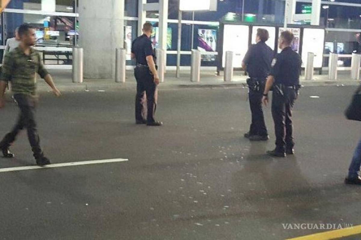 Pánico por reporte de tiroteo en aeropuerto de NY; Policía no confirma disparos