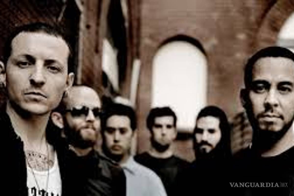 Recuerdan y rinden homenaje a Chester Bennington tras un año de su suicidio