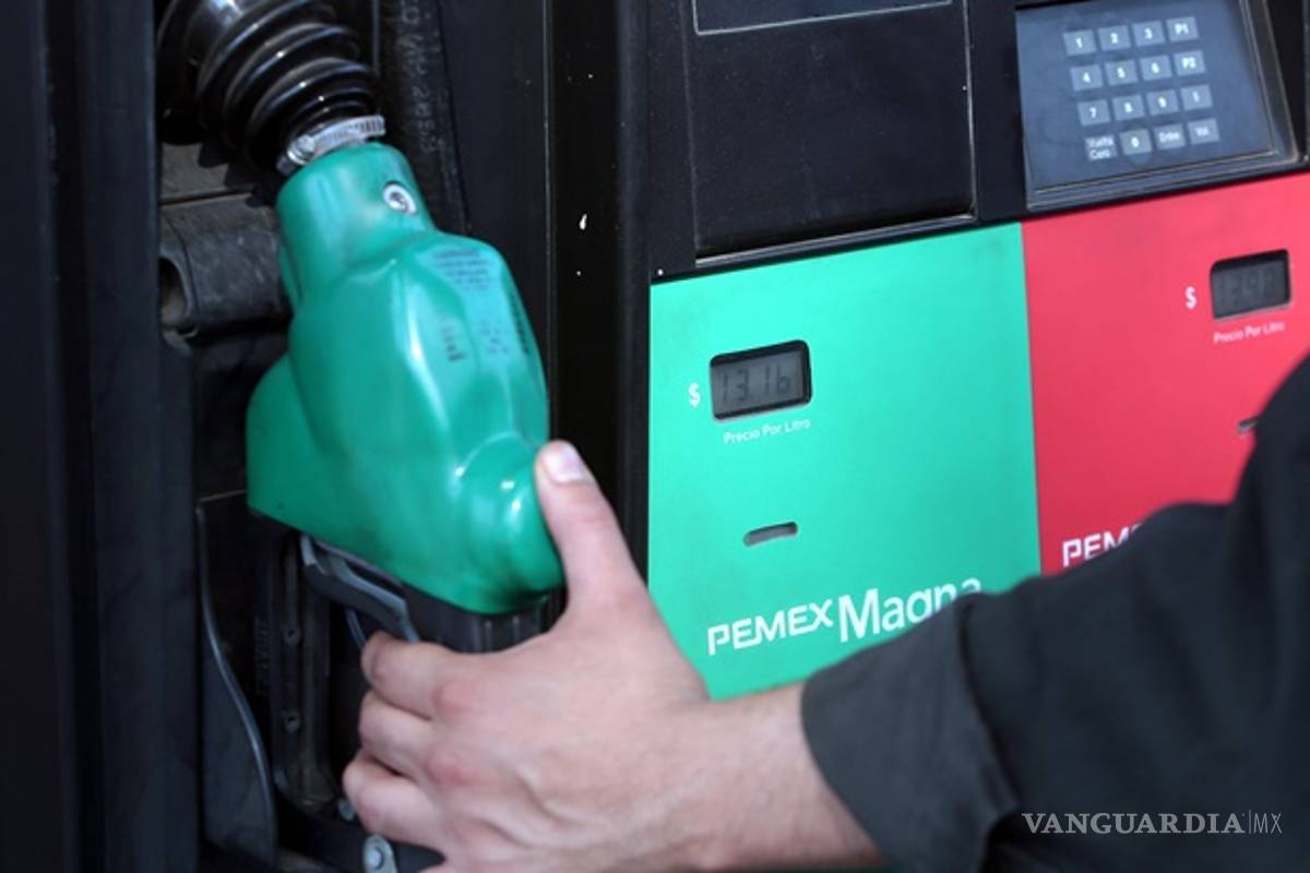 Precio de gasolinas no bajará en tres años, advierten