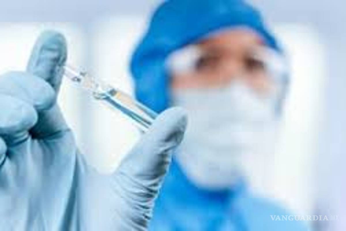 Gobierno de EU presenta plan para que vacunas contra coronavirus sean gratuitas