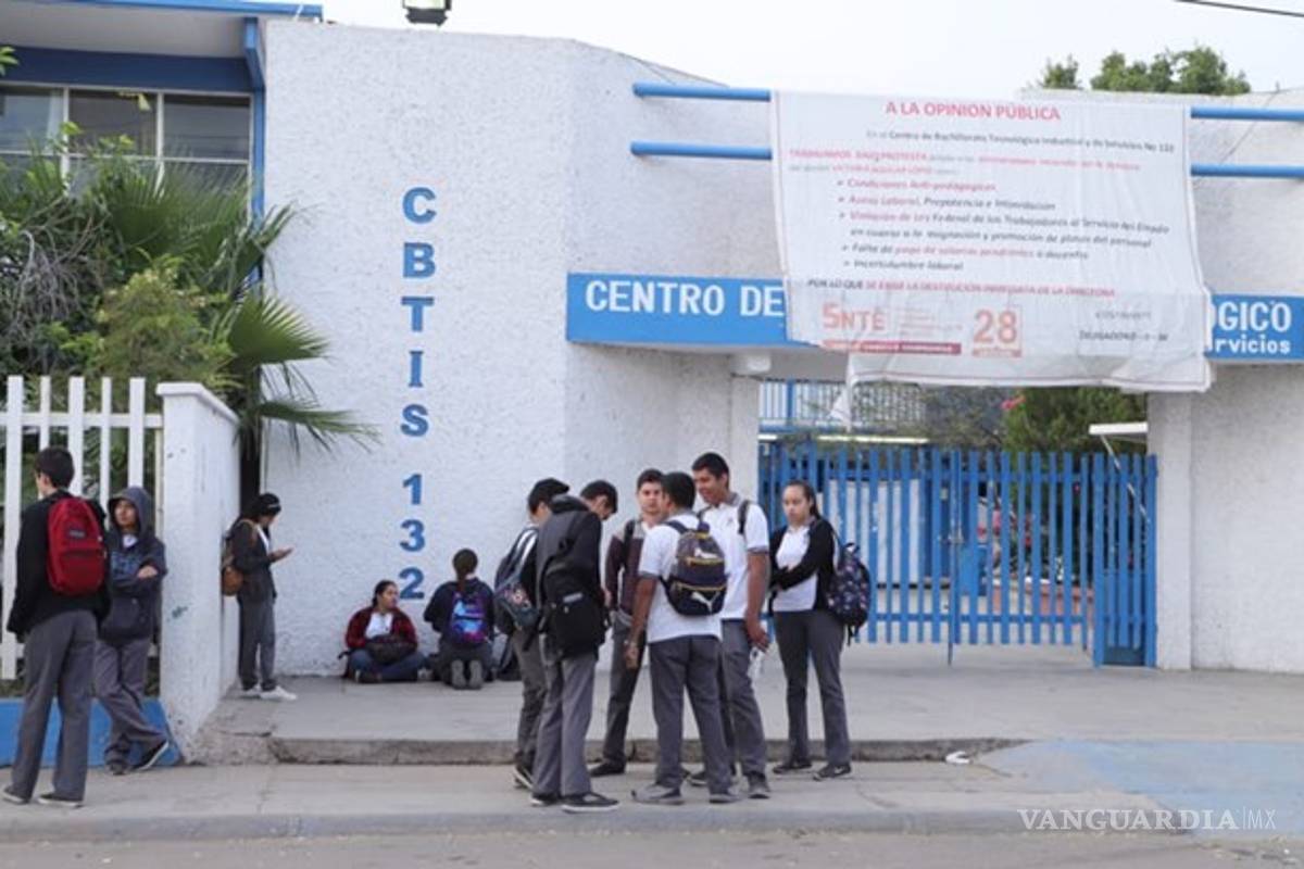 Saquean Cetis un día antes de iniciar clase