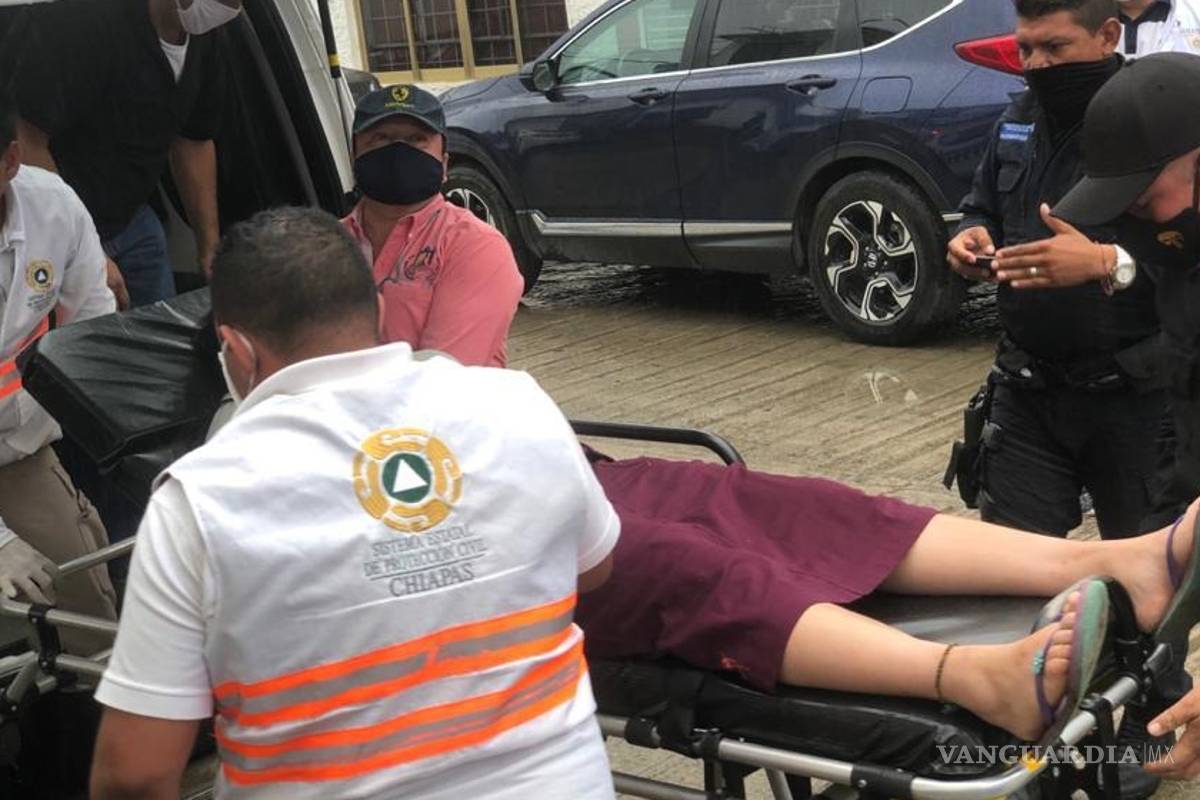 Rescatan con vida a una joven tras 20 horas en el mar de Chiapas