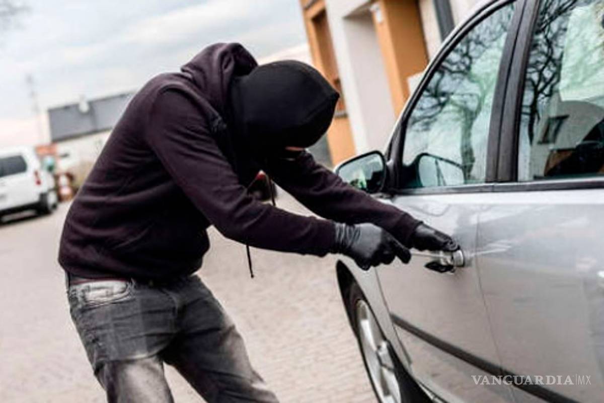 Les roban 80 mil pesos al salir de banco en Torreón