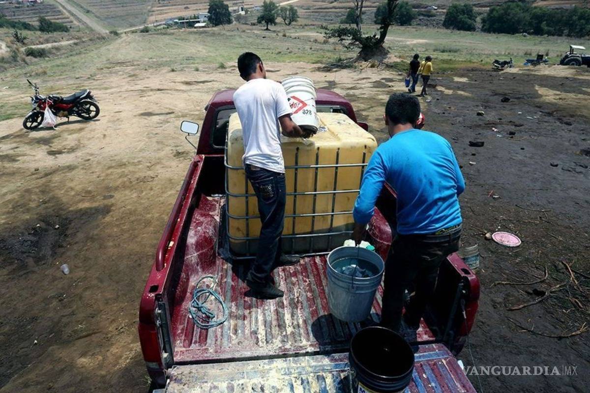 Mueren dos huachicoleros tras incendio en pozo de combustible en Irapuato