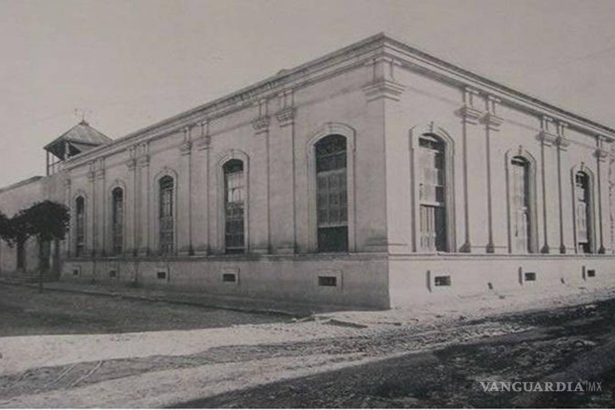 Saltillo: Aventuras de Cándido Daniel, estudiante del Ateneo frente a San Francisco