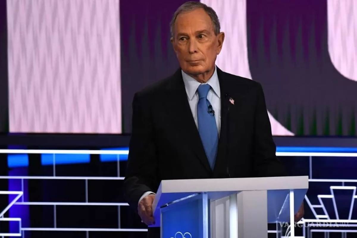Michael Bloomberg debuta y es atacado por los aspirantes en debate demócrata