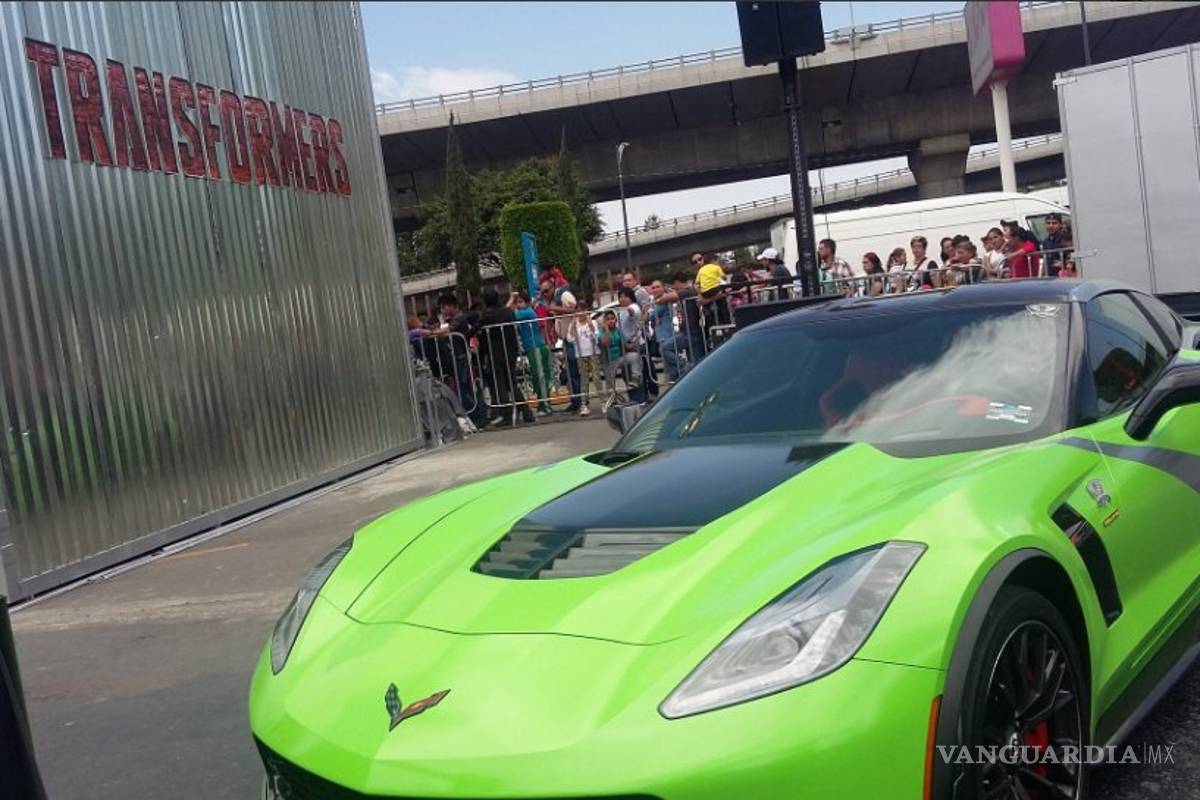 Develan figura gigante de robot de 'Transformers' en la CDMX