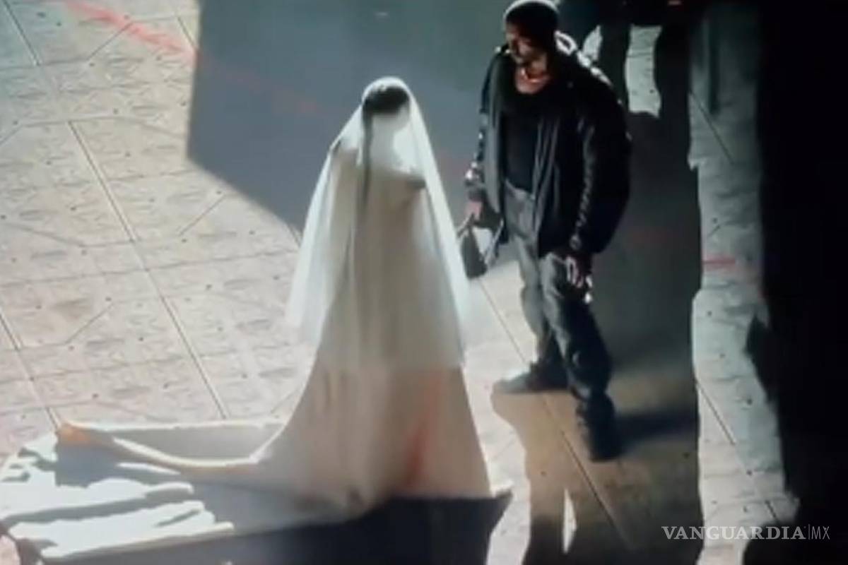 Kim Kardashian se ‘casa’ una vez más con Kanye West durante polémico concierto